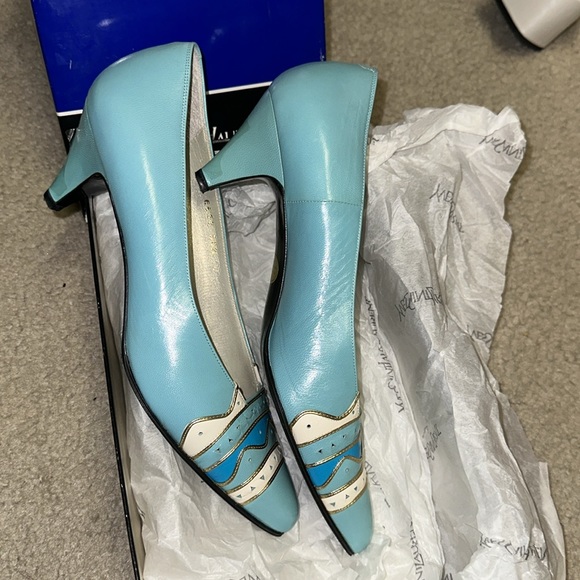 Beautiful Ysl shoes! - Picture 7 of 8